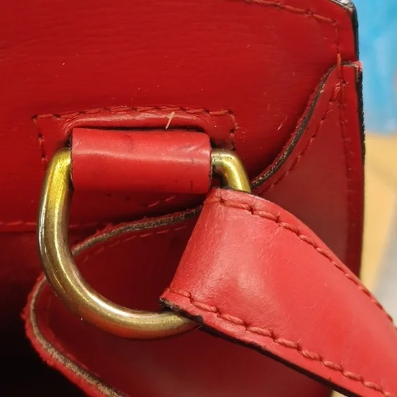 Louis Vuitton Cluny Red Epi Leather Shoulder Bag - Picture 13 of 16